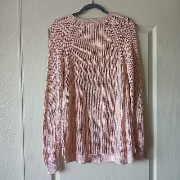 Women's oversize knit sweater. - Picture 2 of 4